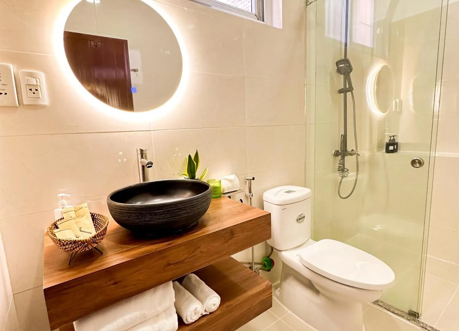 Hotel Airie Living Ho Či Minovo Město 3*,