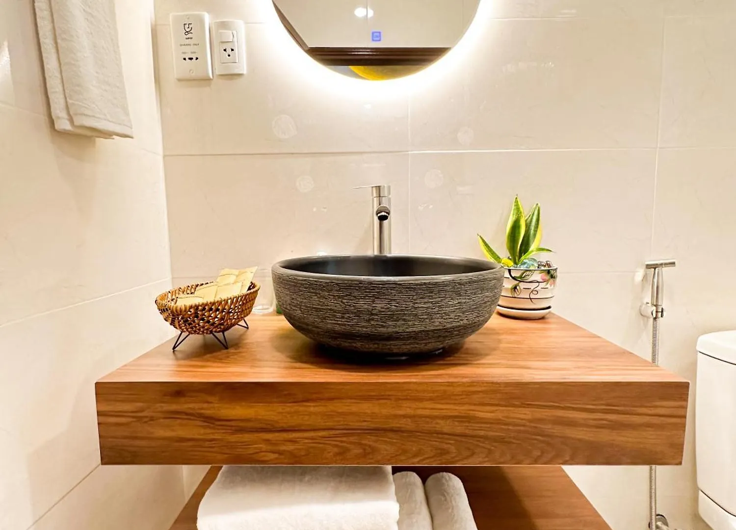 Hotel Airie Living Ho Či Minovo Město 3*,  Vietnam